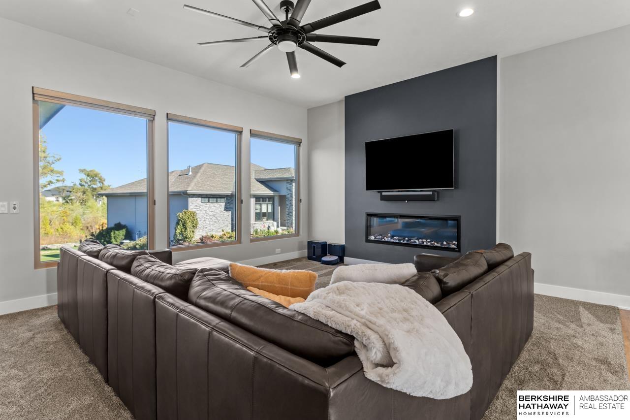 Elkhorn, Nebraska 68022, United States, 5 Bedrooms Bedrooms, ,3 BathroomsBathrooms,Residential,Active,233304