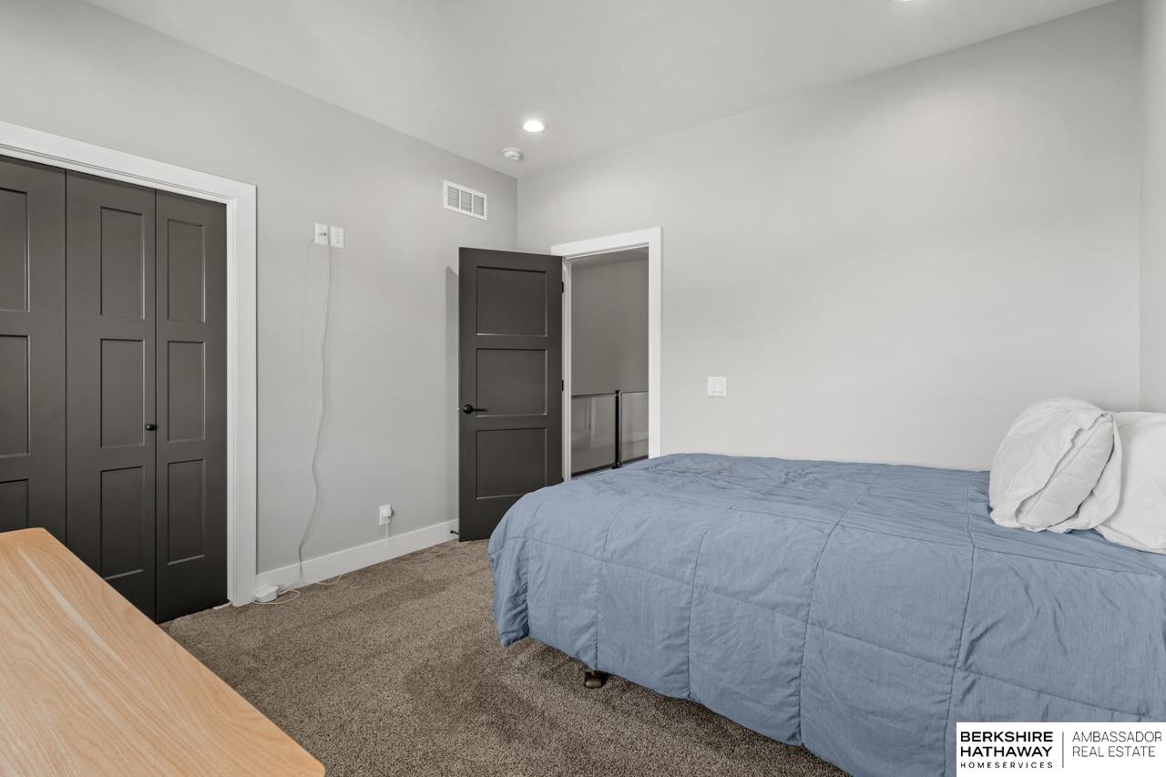 Elkhorn, Nebraska 68022, United States, 5 Bedrooms Bedrooms, ,3 BathroomsBathrooms,Residential,Active,233304