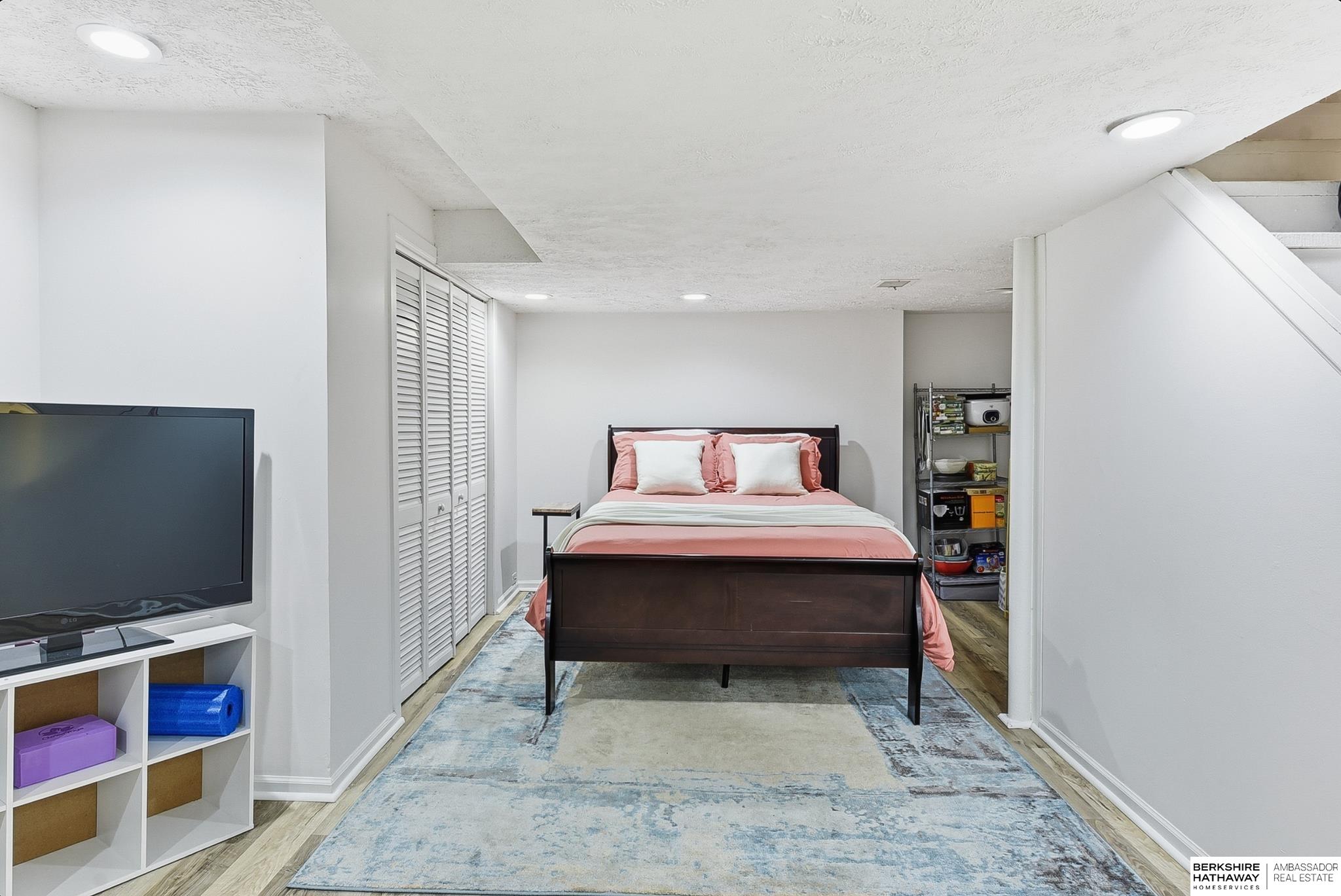 Omaha, Nebraska 68106, United States, 3 Bedrooms Bedrooms, ,2 BathroomsBathrooms,Residential,Active,253811