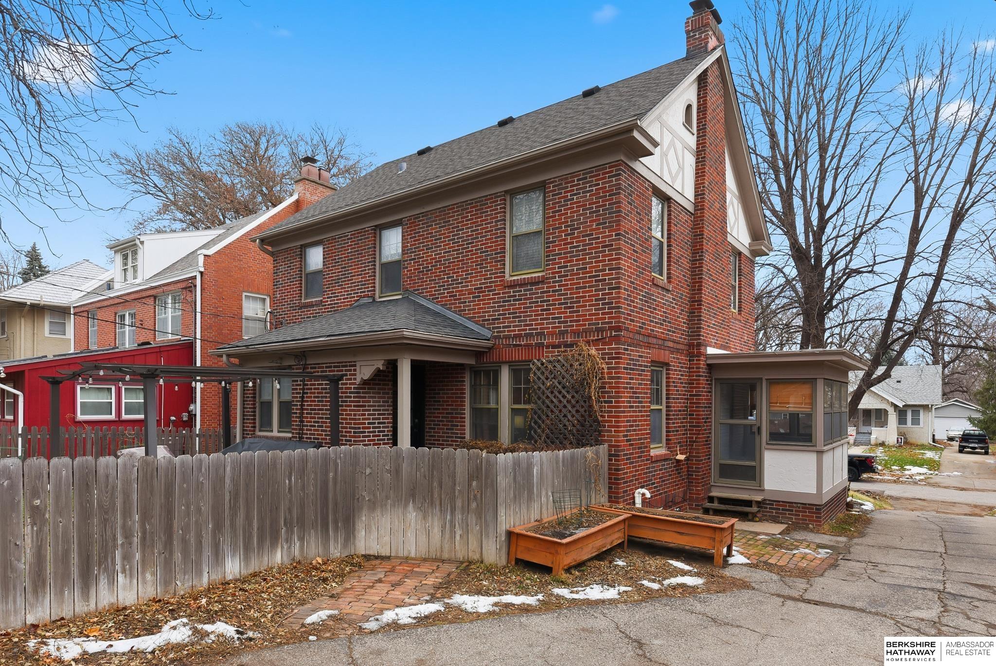 Omaha, Nebraska 68106, United States, 3 Bedrooms Bedrooms, ,2 BathroomsBathrooms,Residential,Active,253811