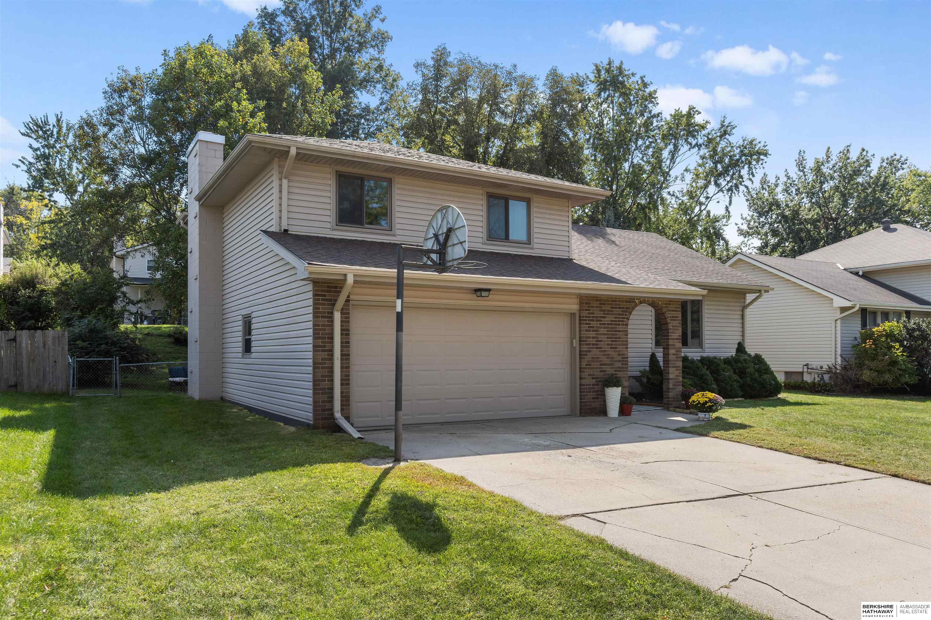 Papillion, Nebraska 68046, United States, 3 Bedrooms Bedrooms, ,2 BathroomsBathrooms,Residential,Active,221517