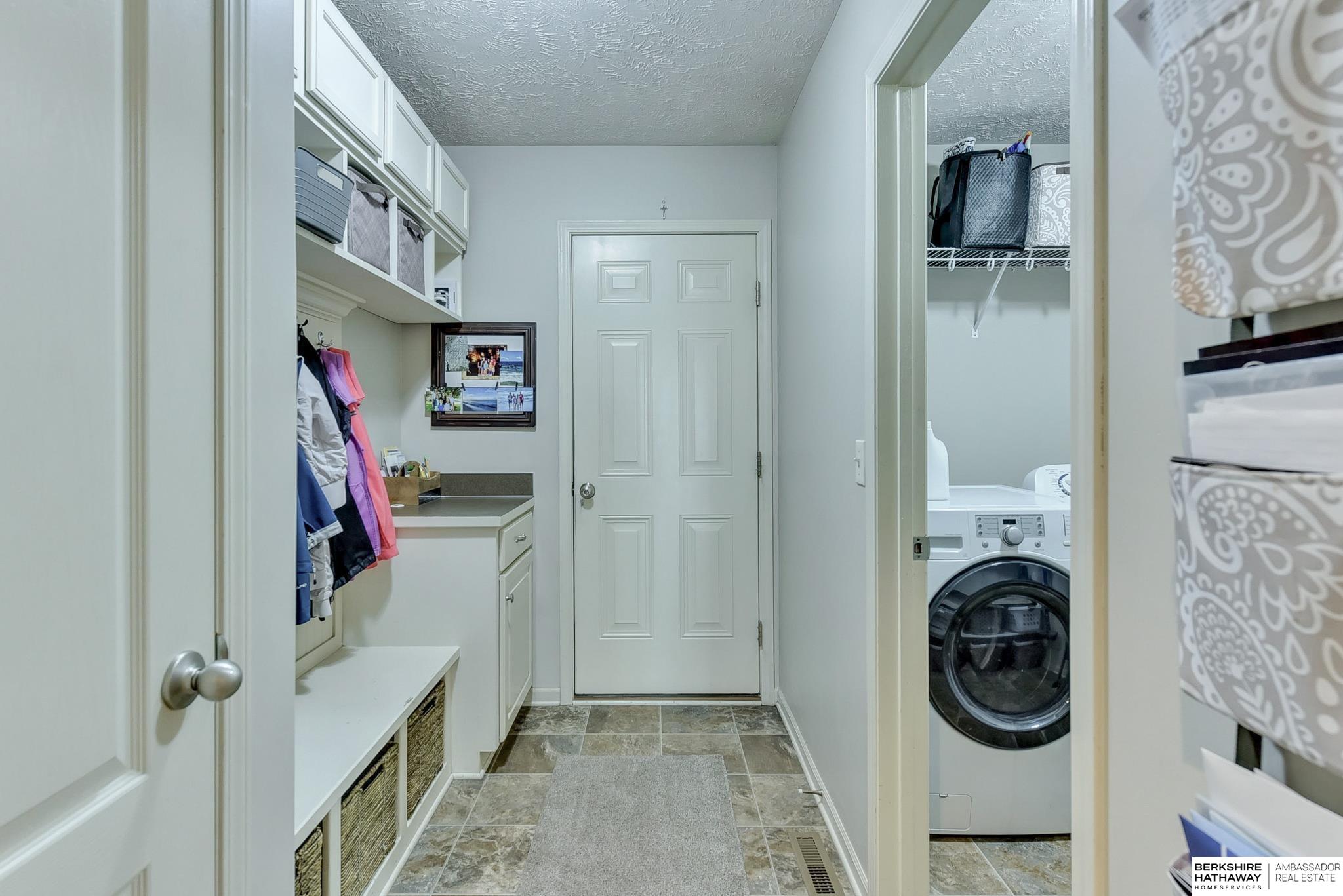 Bennington, Nebraska 68007, United States, 4 Bedrooms Bedrooms, ,3 BathroomsBathrooms,Residential,Active,129783