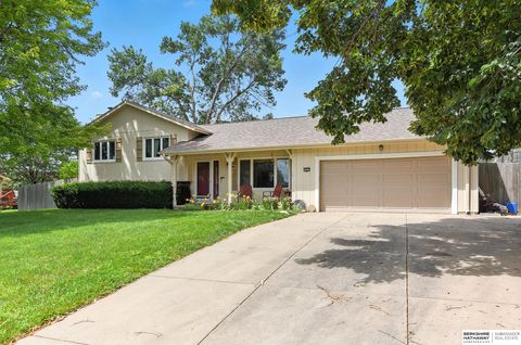 Photo of 10416 Browne Street, Omaha, NE 68134 (MLS # 22524435) Photo of 10416 Browne Street, Omaha, NE 68134 (MLS # 22524435)