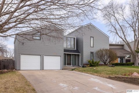 Photo of 723 S 153rd Circle, Omaha, NE 68154 (MLS # 22608834)