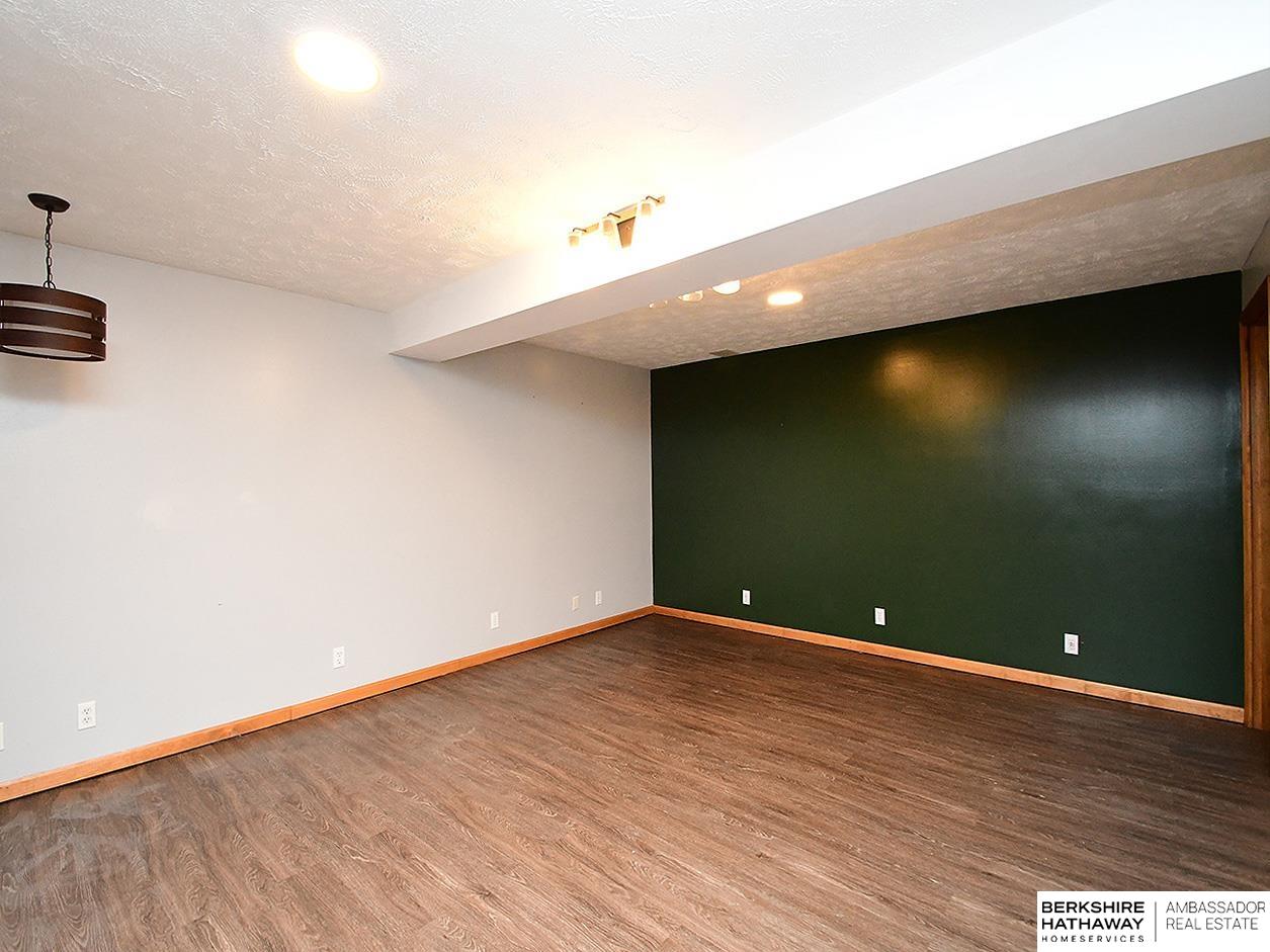 Omaha, Nebraska 68134, United States, 4 Bedrooms Bedrooms, ,3 BathroomsBathrooms,Residential,Active,211382