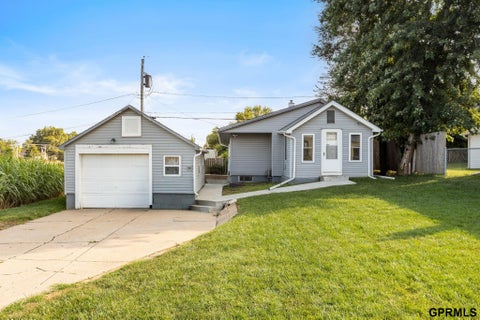 Photo of 4205 D Street, Omaha, NE 68107 (MLS # 22626166)