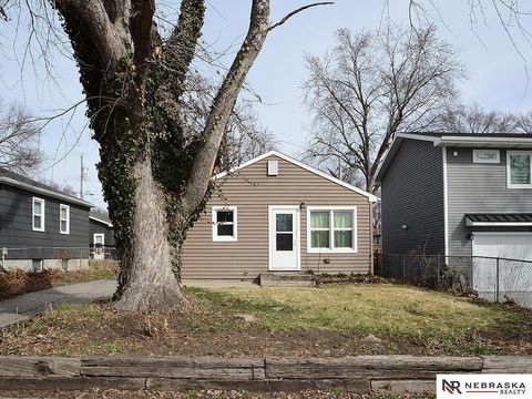 Photo of 830 Judson Street, Lincoln, NE 68521 (MLS # 22606686)