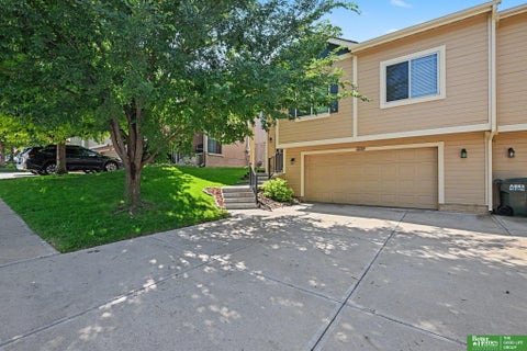 Photo of 16313 Browne Street, Omaha, NE 68116 (MLS # 22621590)