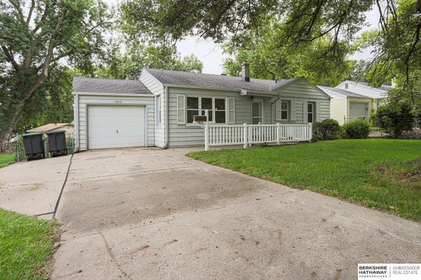 7015 WESTERN AVE, OMAHA, NE 68132 - Image ba3d6befe3a97b0fe34610f67d0404b4/1993100672