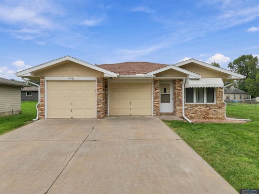 1316 N 16TH ST, BEATRICE, NE 68310 - Image ba6addfa0857dc0cb97ec7dce63ccde5/1196441834