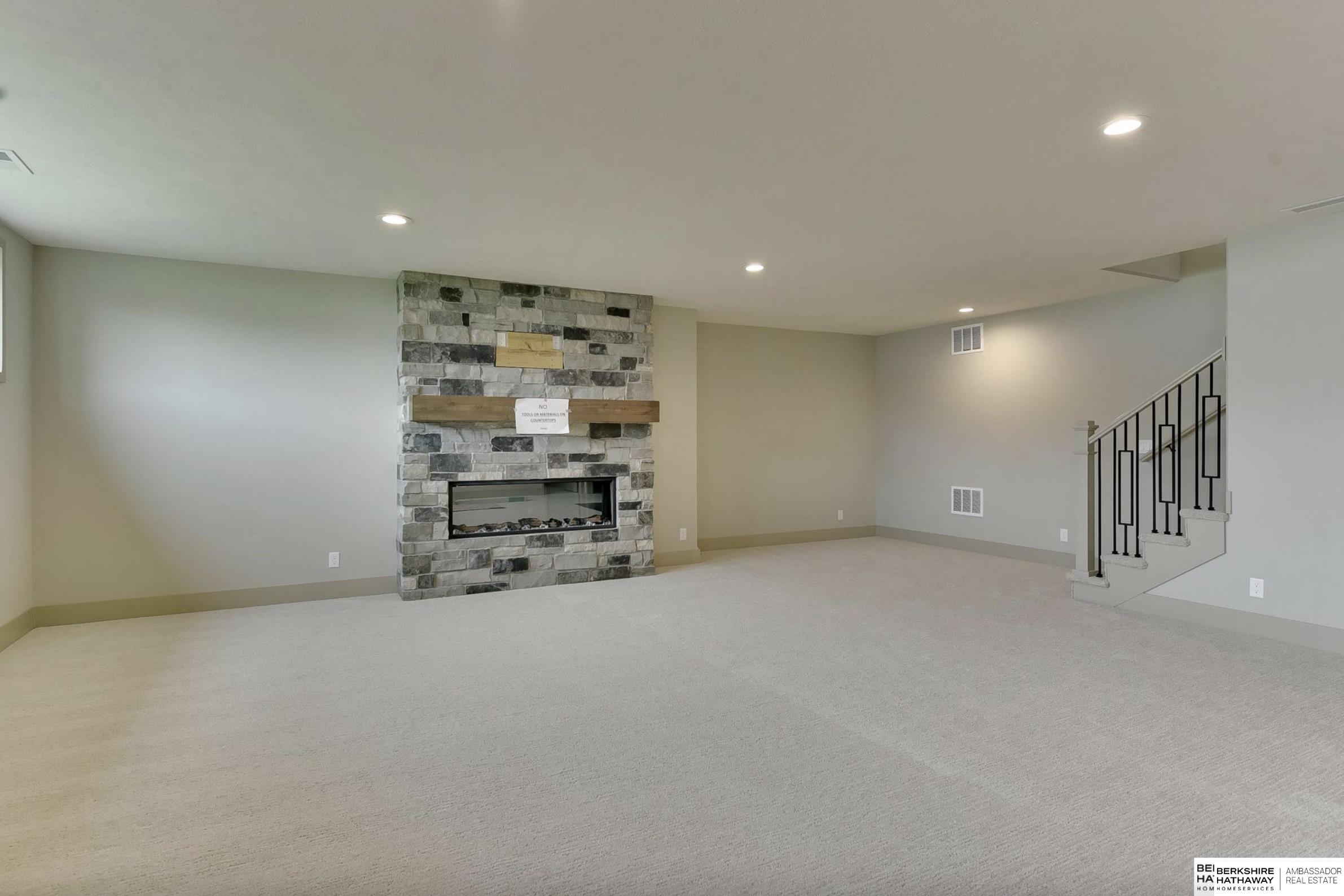 Omaha, Nebraska 68022, United States, 4 Bedrooms Bedrooms, ,3 BathroomsBathrooms,Residential,Active,191954