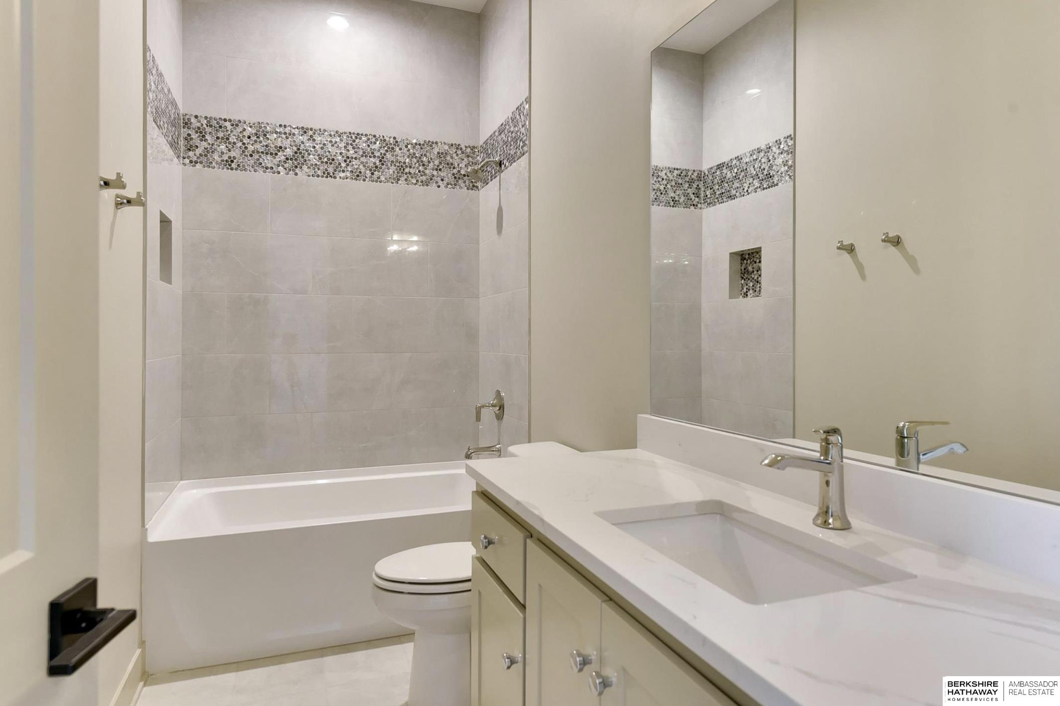 Omaha, Nebraska 68022, United States, 4 Bedrooms Bedrooms, ,3 BathroomsBathrooms,Residential,Active,191954