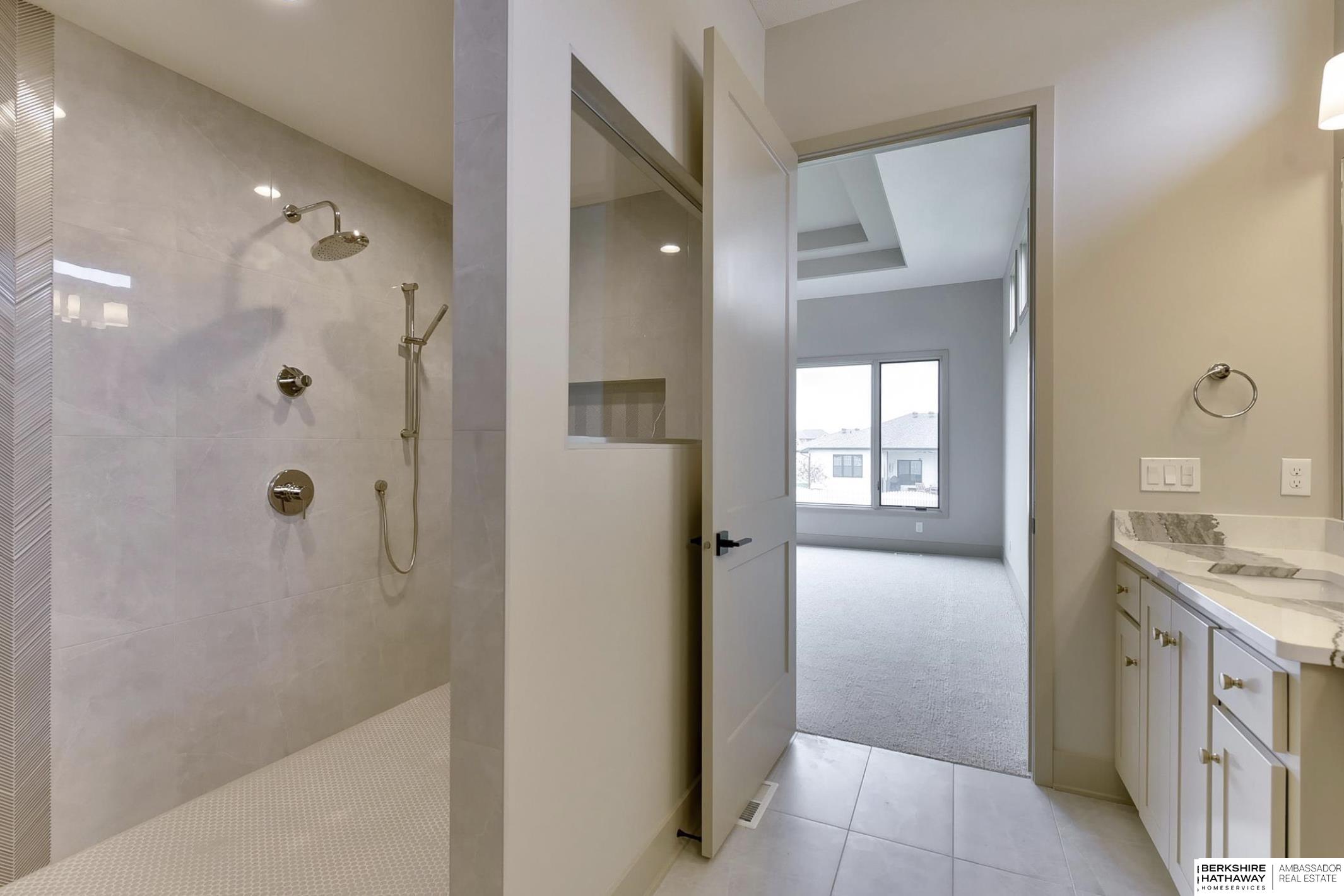 Omaha, Nebraska 68022, United States, 4 Bedrooms Bedrooms, ,3 BathroomsBathrooms,Residential,Active,191954