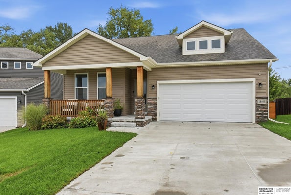 18406 EMILINE ST, OMAHA, NE 68136 - Image ba8e4cc46a69fc59876d73a69413cf30/2202383044
