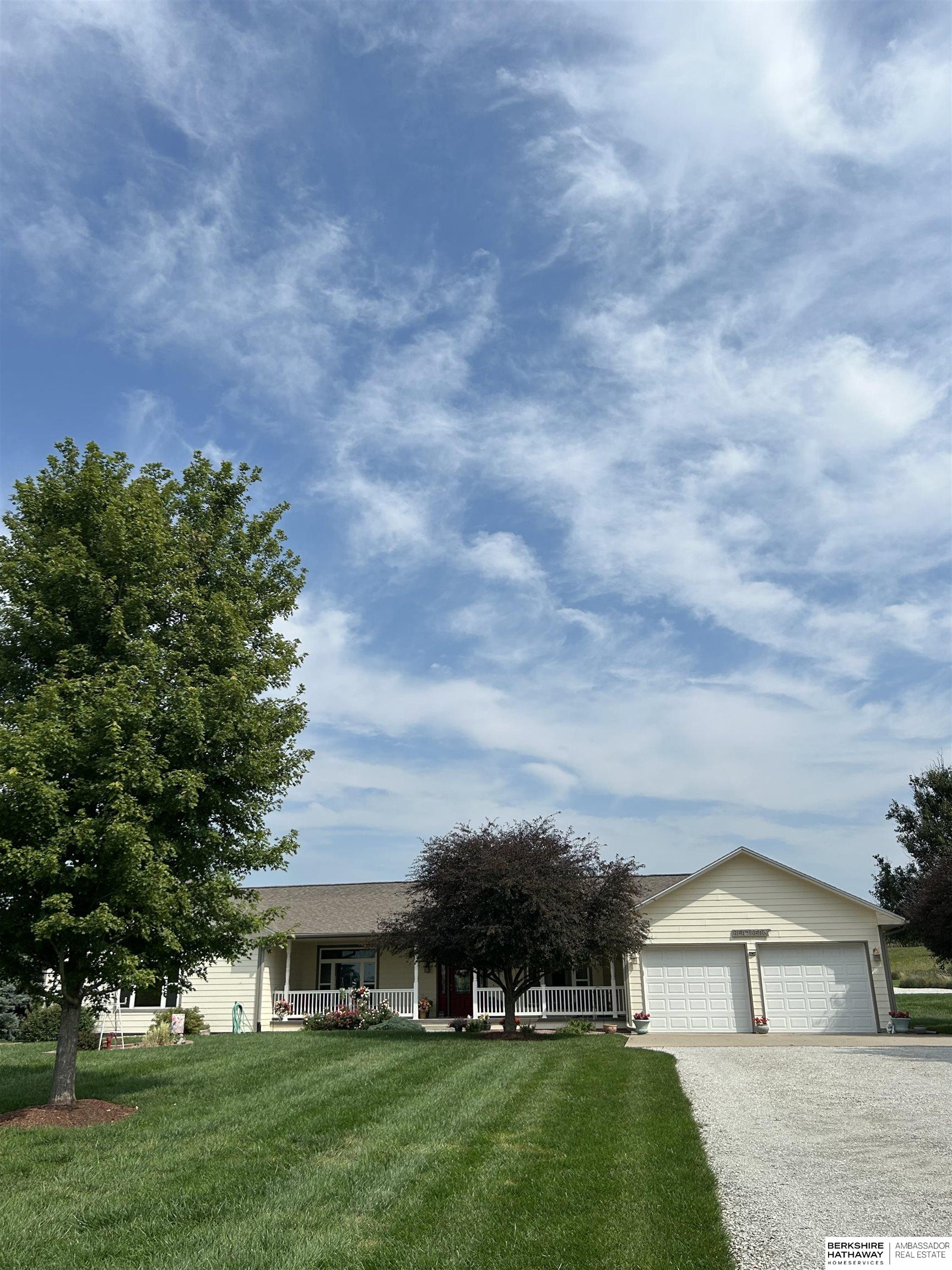 Emerson, Iowa 51533, United States, 3 Bedrooms Bedrooms, ,2 BathroomsBathrooms,Residential,Active,191189