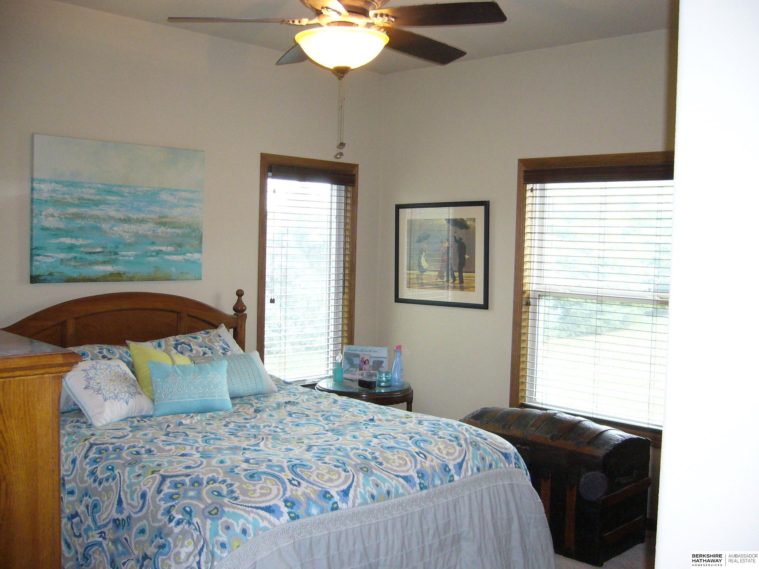 Emerson, Iowa 51533, United States, 3 Bedrooms Bedrooms, ,2 BathroomsBathrooms,Residential,Active,191189