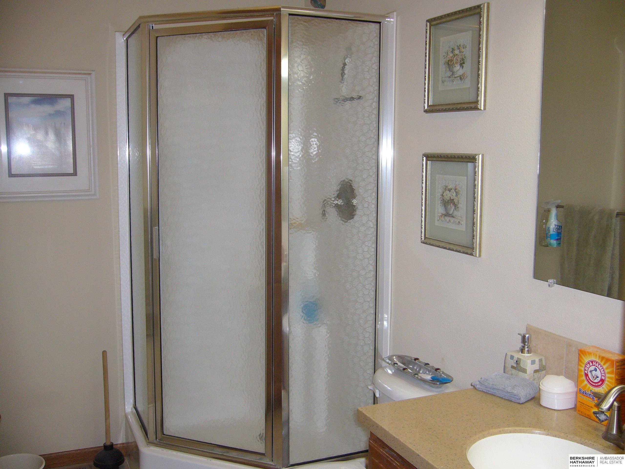 Emerson, Iowa 51533, United States, 3 Bedrooms Bedrooms, ,2 BathroomsBathrooms,Residential,Active,191189