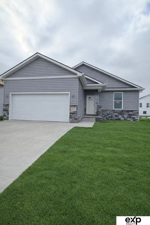Photo of 17515 Greenleaf Drive, Omaha, NE 68136 (MLS # 22535070)