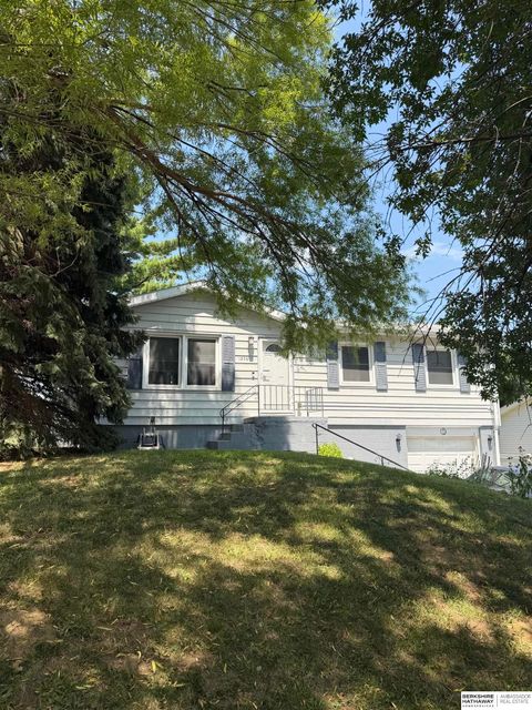 Photo of 1206 W 15th Avenue, Bellevue, NE 68005 (MLS # 22621436)
