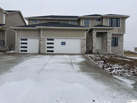 Photo of 21420 Z Street, Elkhorn, NE 68022 (MLS # 22601281)