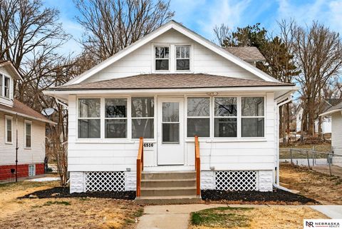 Photo of 4516 Larimore Avenue, Omaha, NE 68104 (MLS # 22607073)