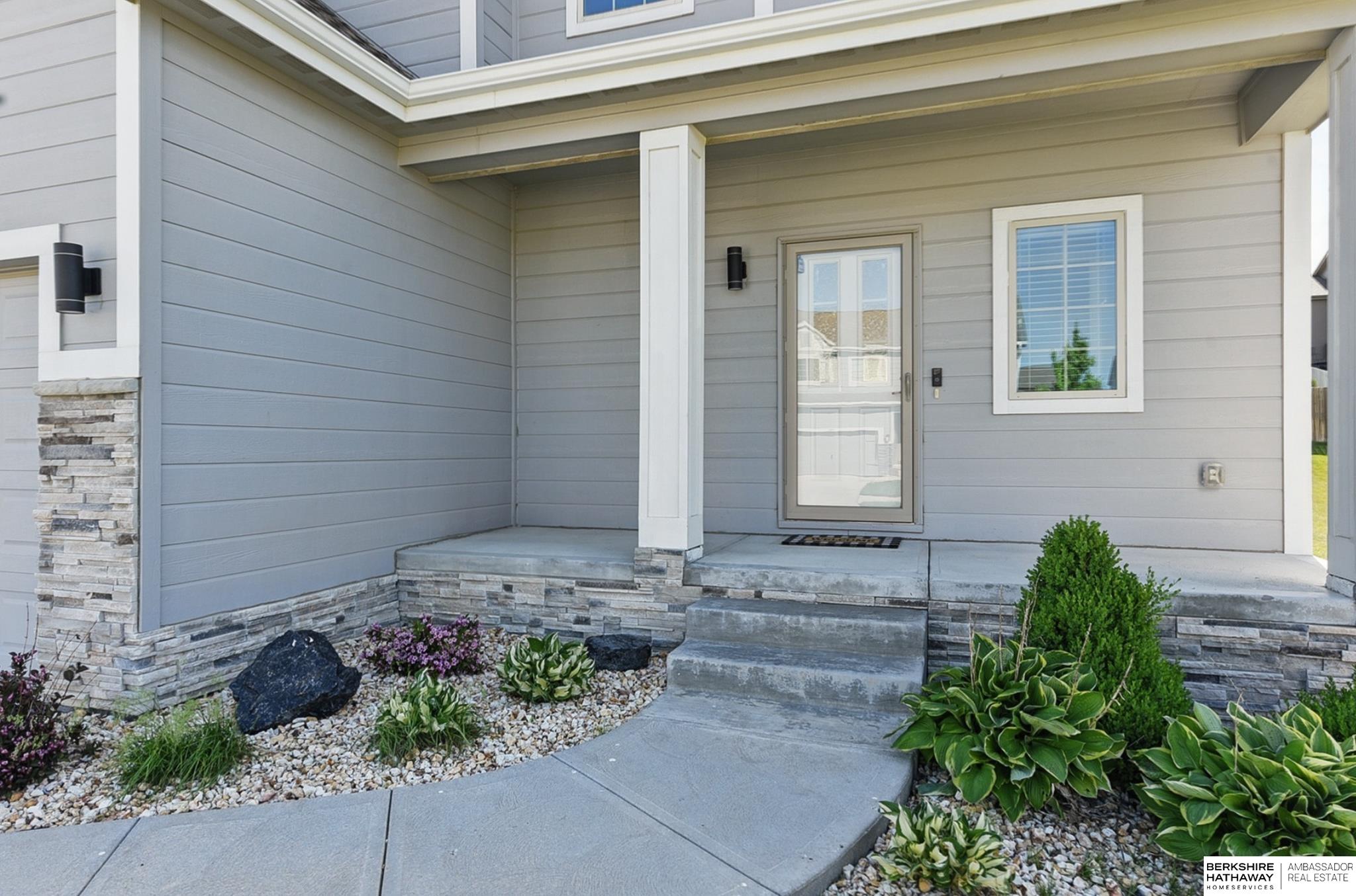 Bennington, Nebraska 68007, United States, 5 Bedrooms Bedrooms, ,3 BathroomsBathrooms,Residential,Active,109861