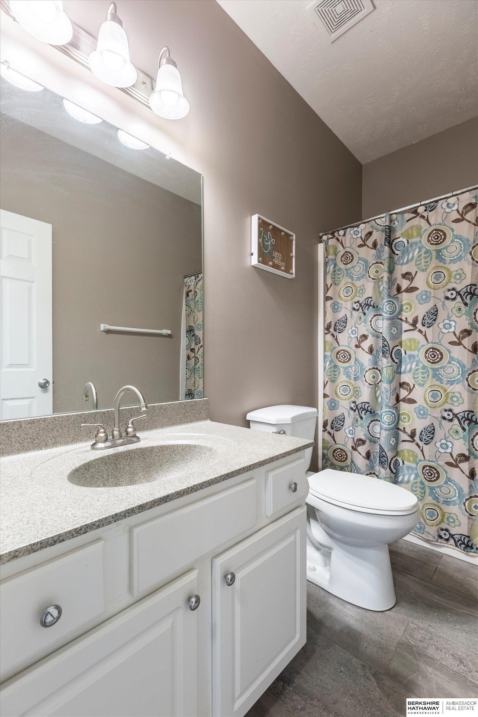 Omaha, Nebraska 68116, United States, 3 Bedrooms Bedrooms, ,3 BathroomsBathrooms,Residential,Pending,112788