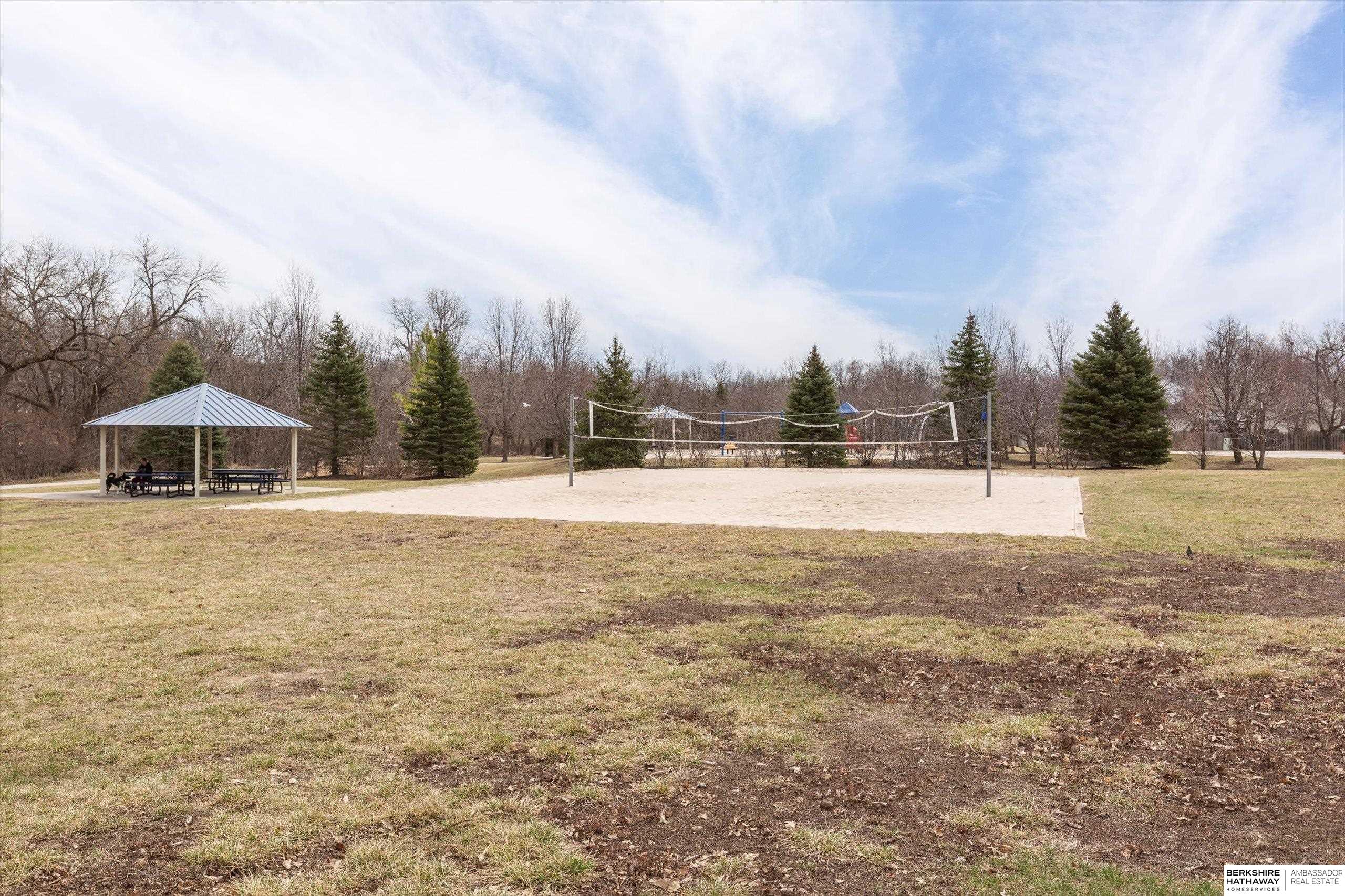 Omaha, Nebraska 68116, United States, 3 Bedrooms Bedrooms, ,3 BathroomsBathrooms,Residential,Pending,112788