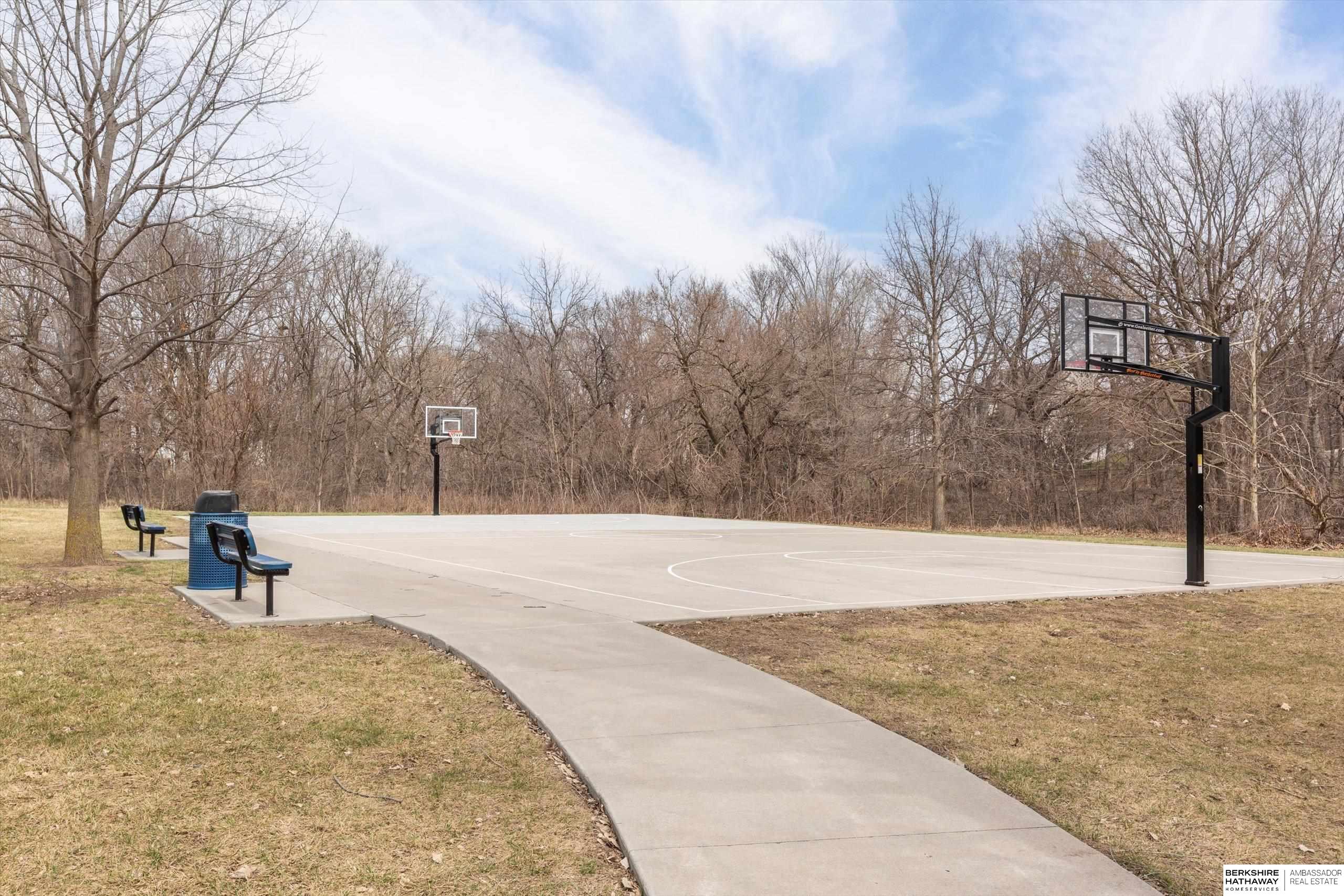 Omaha, Nebraska 68116, United States, 3 Bedrooms Bedrooms, ,3 BathroomsBathrooms,Residential,Pending,112788