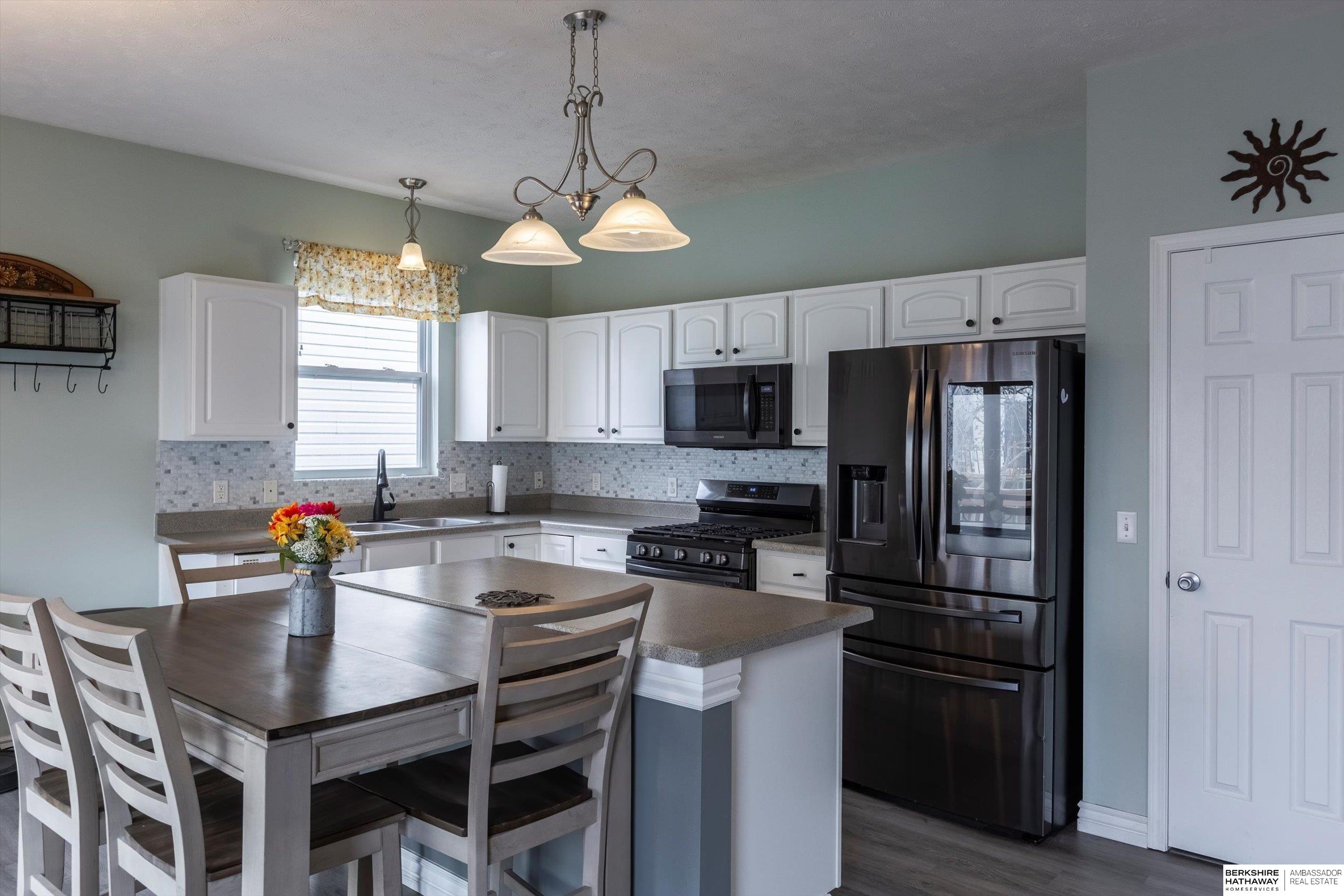 Omaha, Nebraska 68116, United States, 3 Bedrooms Bedrooms, ,3 BathroomsBathrooms,Residential,Pending,112788