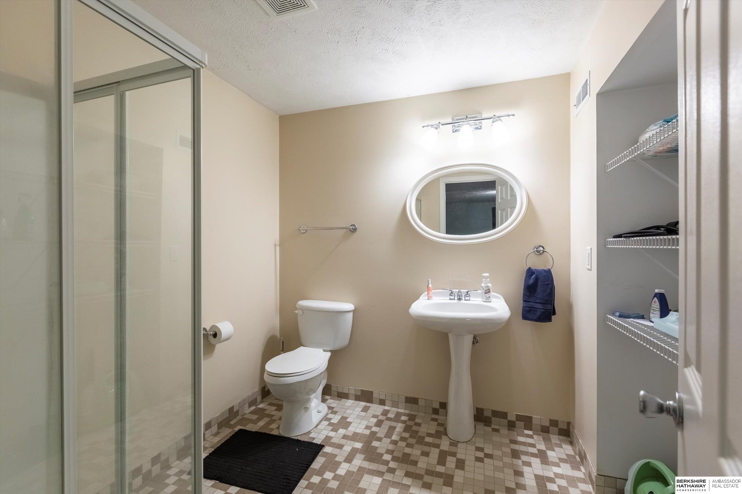 Omaha, Nebraska 68116, United States, 3 Bedrooms Bedrooms, ,3 BathroomsBathrooms,Residential,Pending,112788