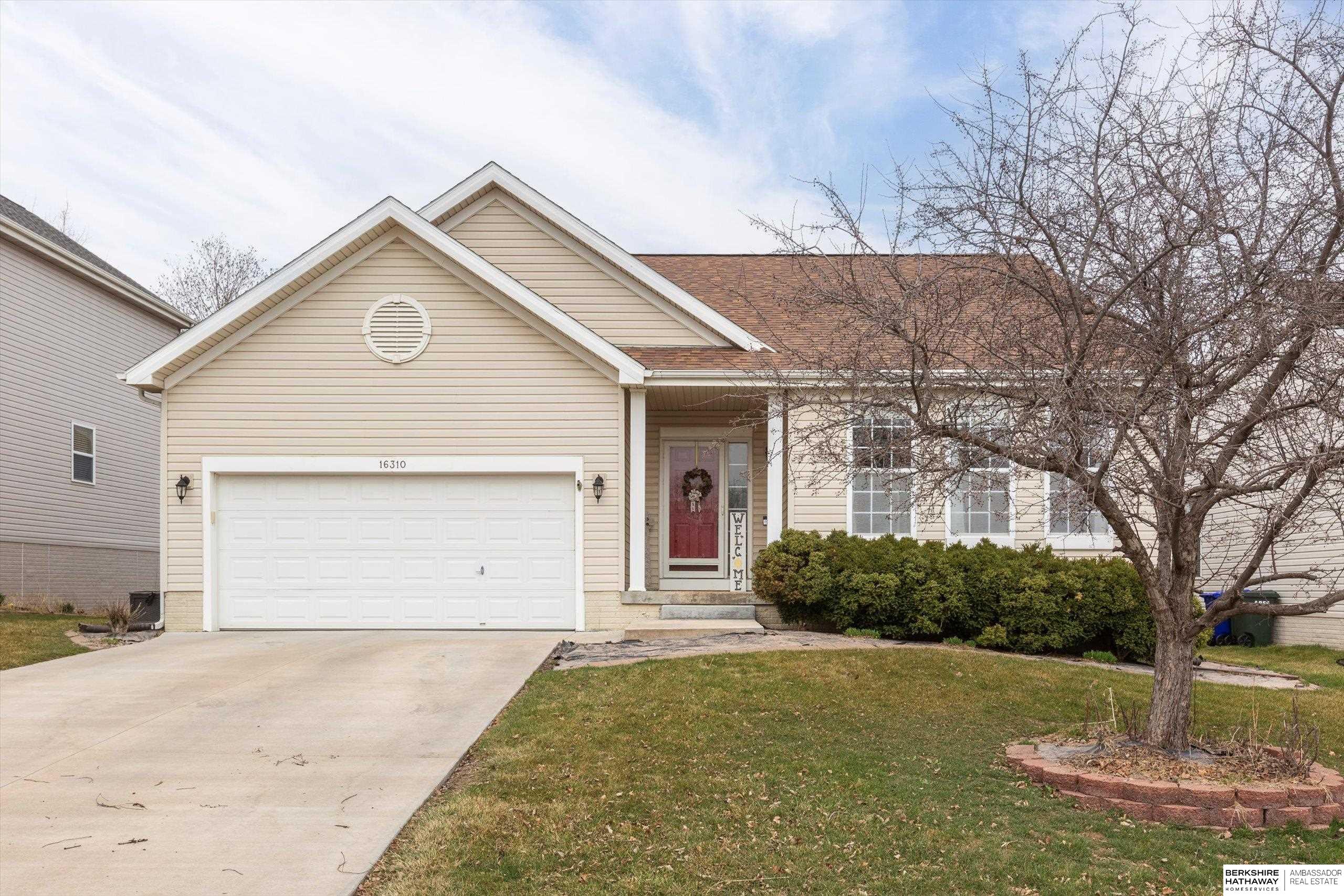 Omaha, Nebraska 68116, United States, 3 Bedrooms Bedrooms, ,3 BathroomsBathrooms,Residential,Pending,112788