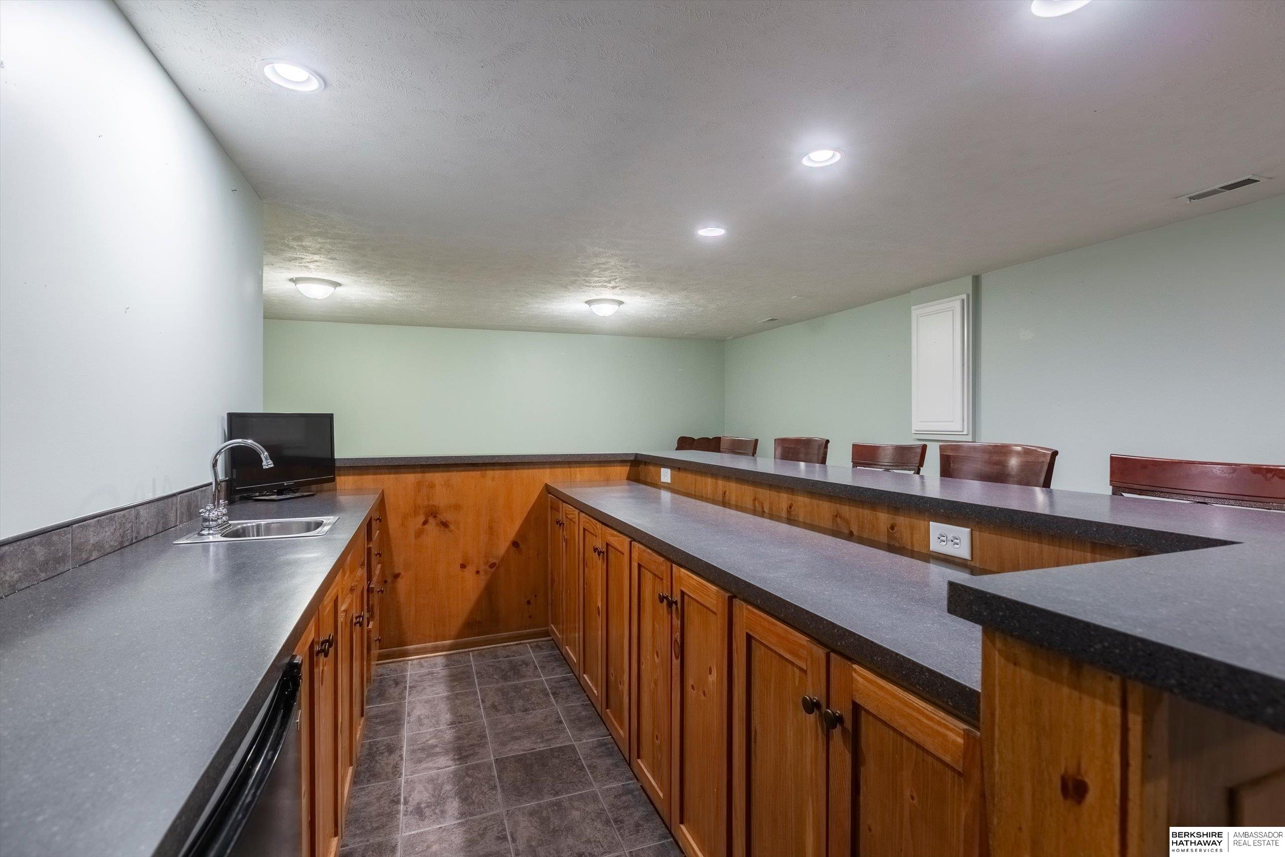 Omaha, Nebraska 68116, United States, 3 Bedrooms Bedrooms, ,3 BathroomsBathrooms,Residential,Pending,112788