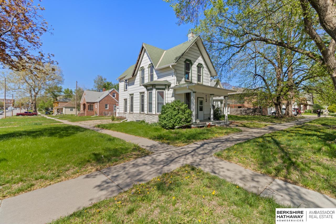 Lincoln, Nebraska 68508, United States, 2 Bedrooms Bedrooms, ,2 BathroomsBathrooms,Residential,Pending,124349