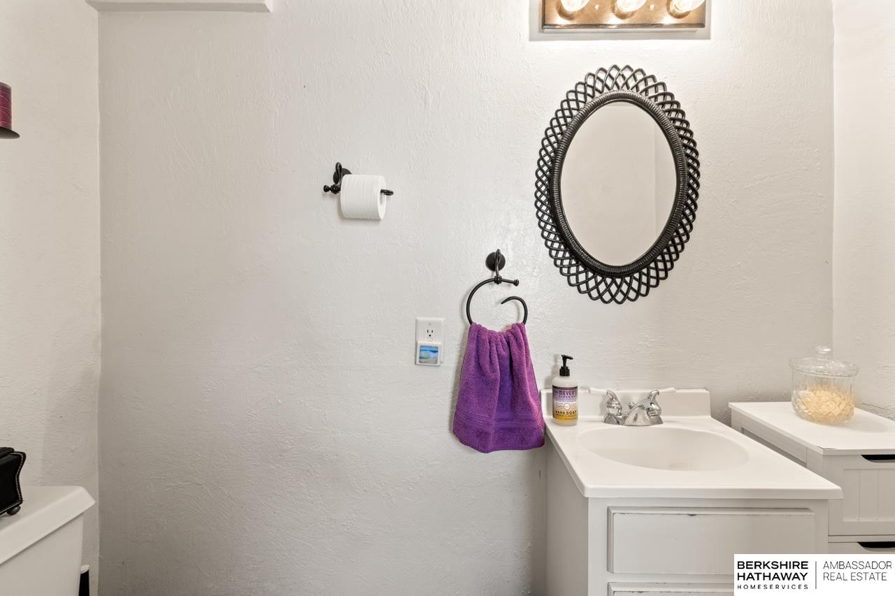 Lincoln, Nebraska 68508, United States, 2 Bedrooms Bedrooms, ,2 BathroomsBathrooms,Residential,Pending,124349