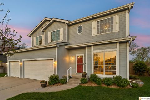 Photo of 18635 Ohern Circle, Omaha, NE 68135 (MLS # 22611210)