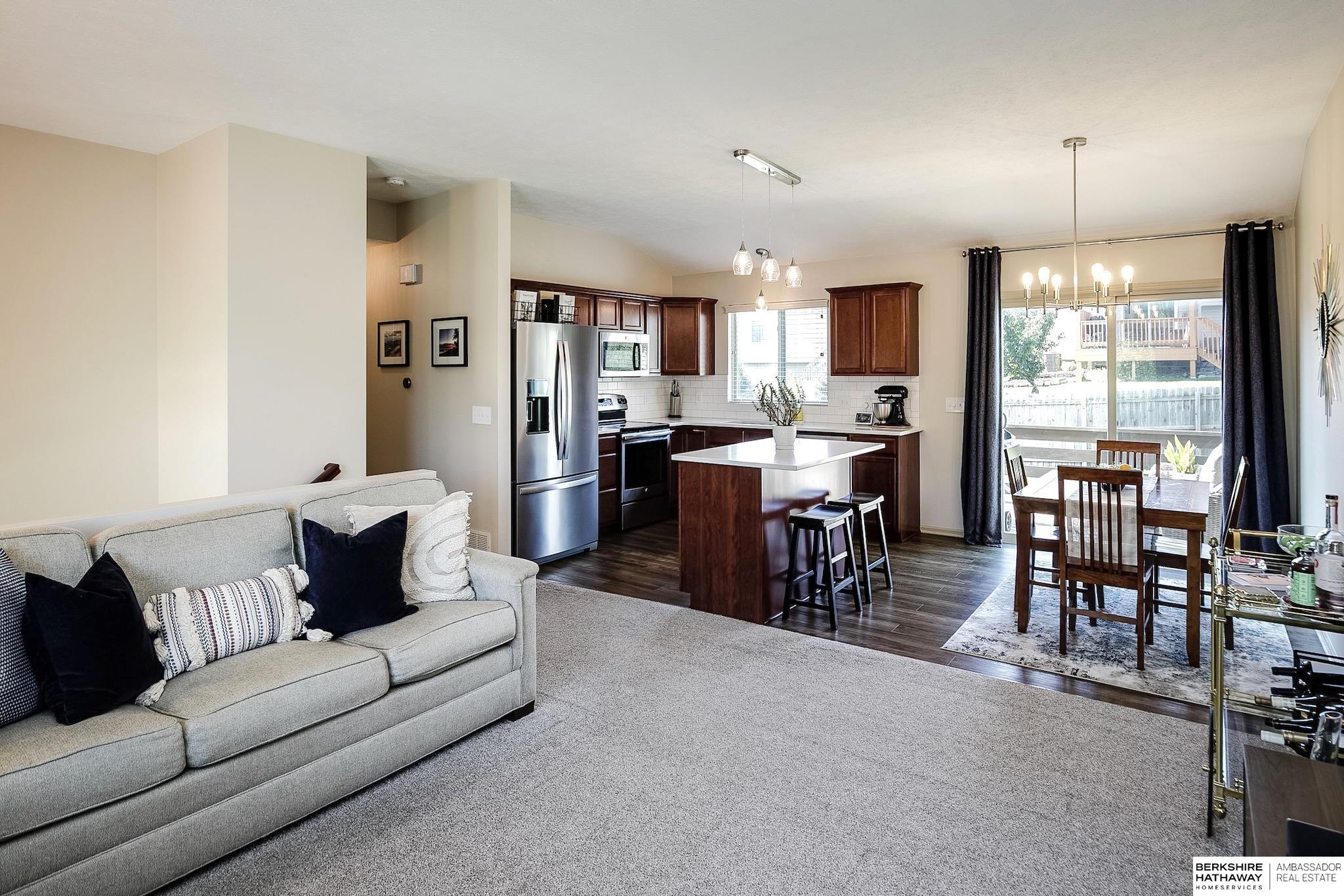 Omaha, Nebraska 68135, United States, 3 Bedrooms Bedrooms, ,2 BathroomsBathrooms,Residential,Active,191299