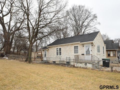 Photo of 5337 N 35Th Street, Omaha, NE 68111 (MLS # 22605694)