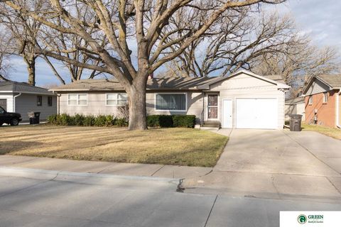 Photo of 139 N Delaware Avenue, York, NE 68467 (MLS # 22607473)