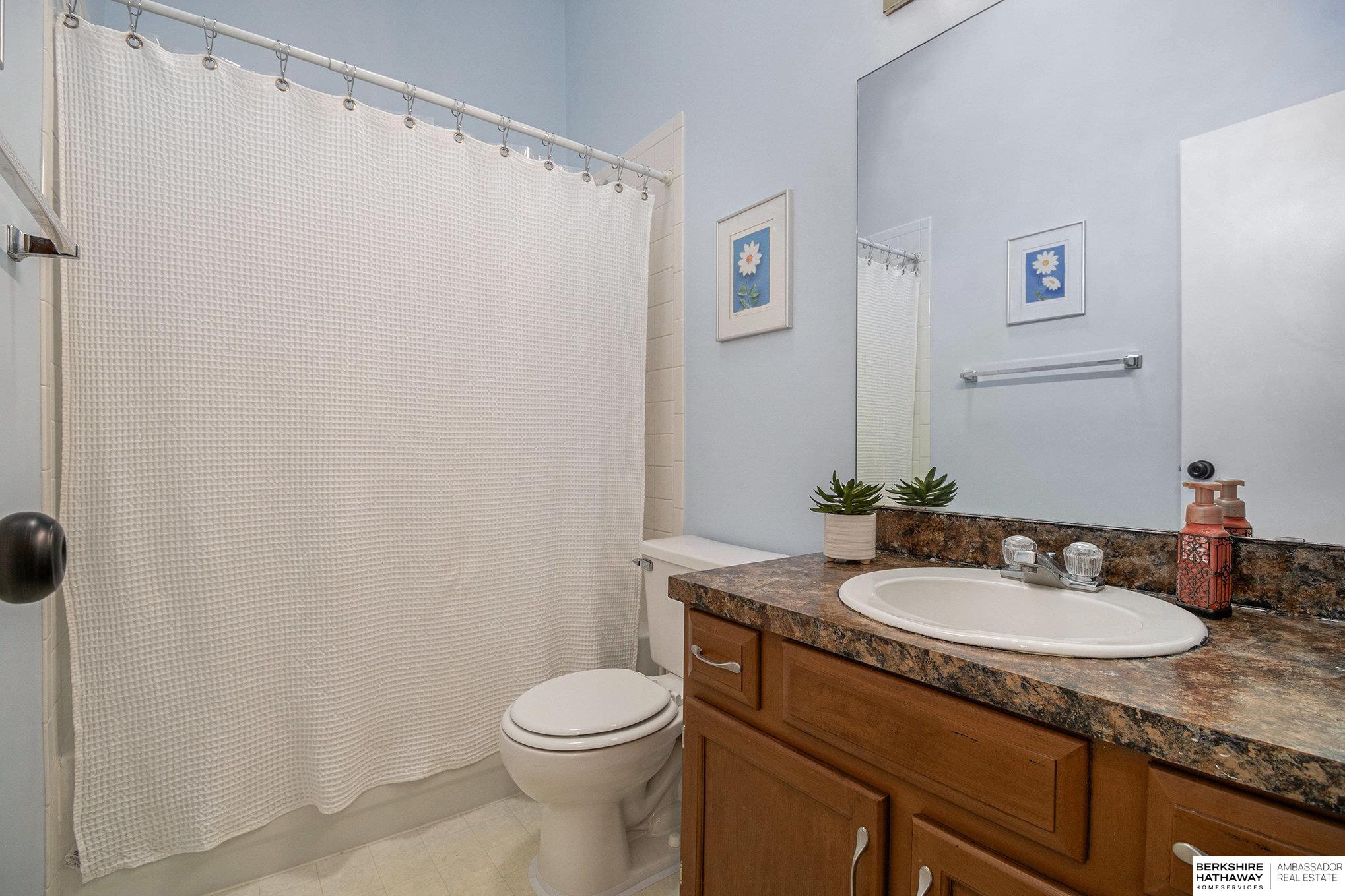 Papillion, Nebraska 68133, United States, 3 Bedrooms Bedrooms, ,2 BathroomsBathrooms,Residential,Pending,185819