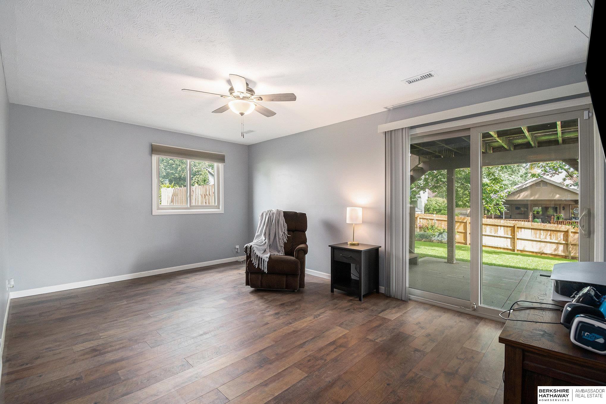 Papillion, Nebraska 68133, United States, 3 Bedrooms Bedrooms, ,2 BathroomsBathrooms,Residential,Pending,185819