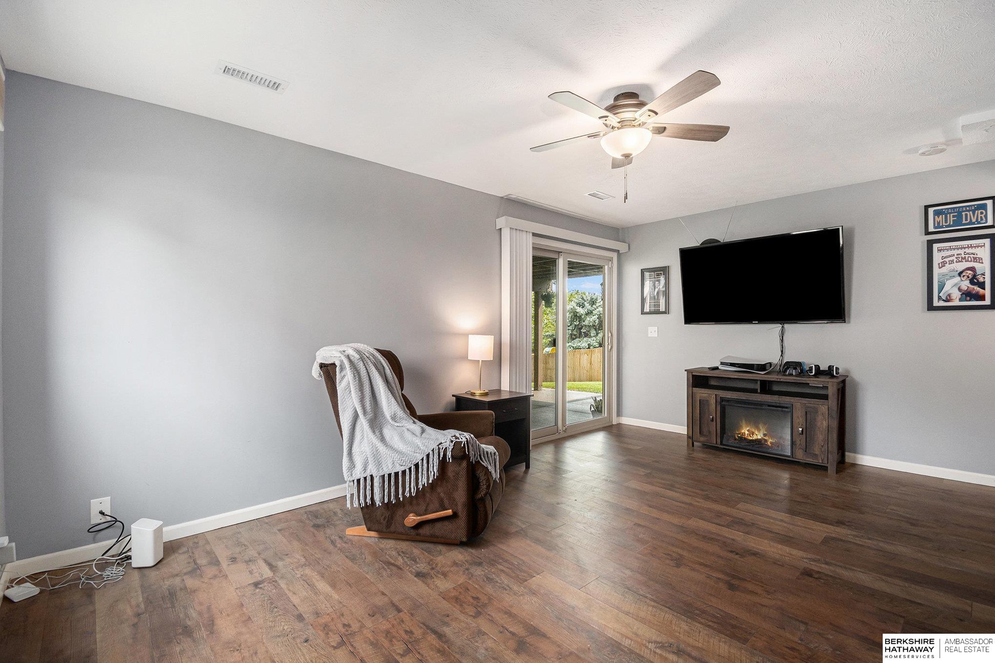 Papillion, Nebraska 68133, United States, 3 Bedrooms Bedrooms, ,2 BathroomsBathrooms,Residential,Pending,185819