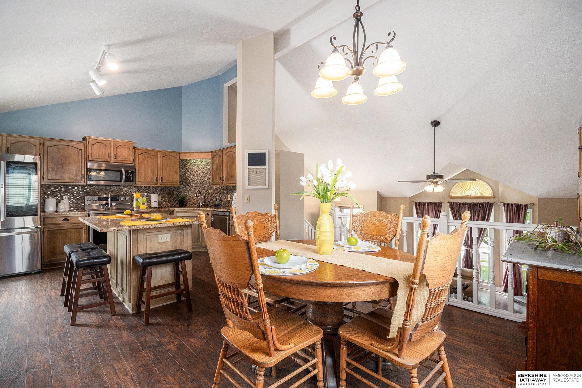 Papillion, Nebraska 68133, United States, 3 Bedrooms Bedrooms, ,2 BathroomsBathrooms,Residential,Pending,185819