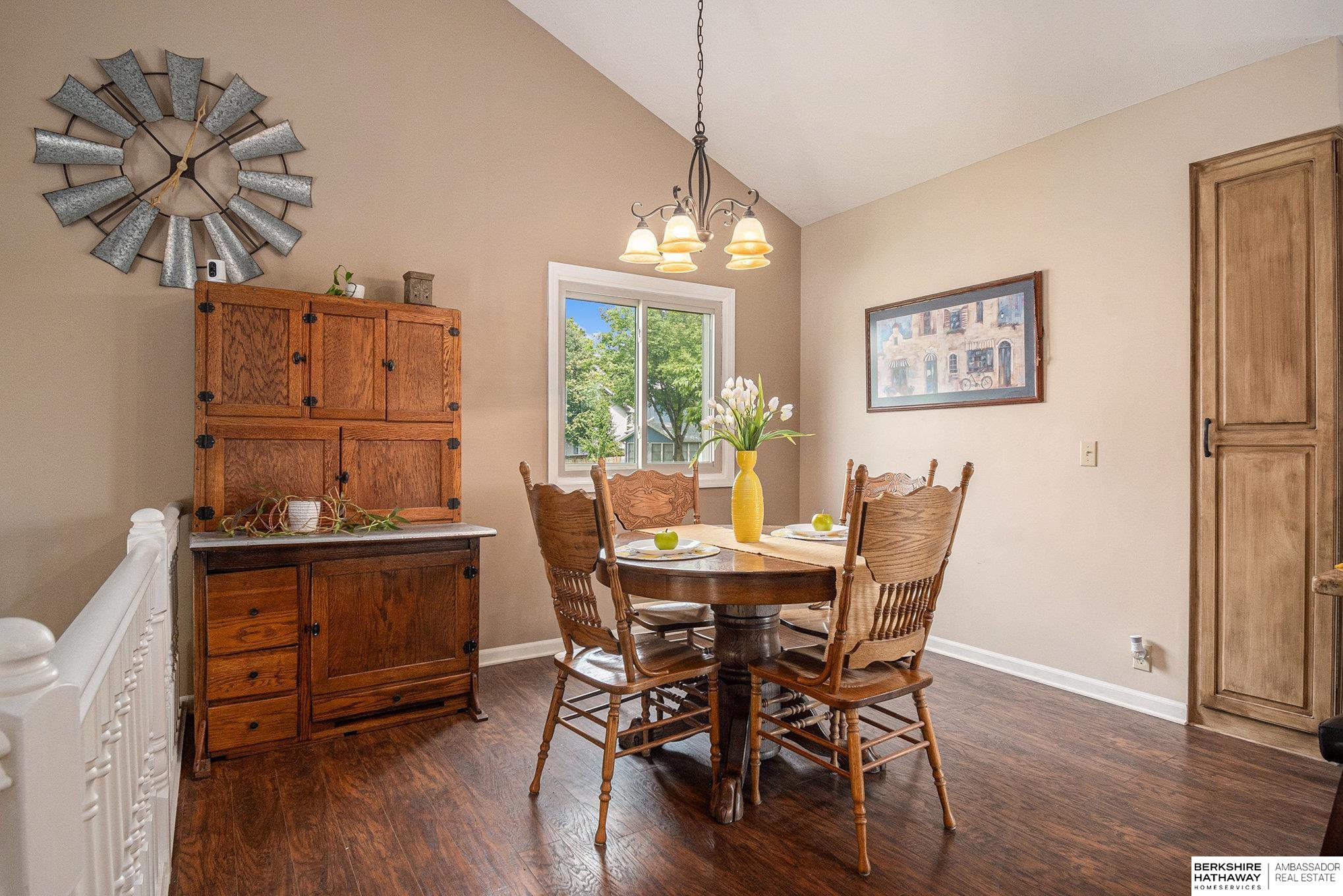 Papillion, Nebraska 68133, United States, 3 Bedrooms Bedrooms, ,2 BathroomsBathrooms,Residential,Pending,185819