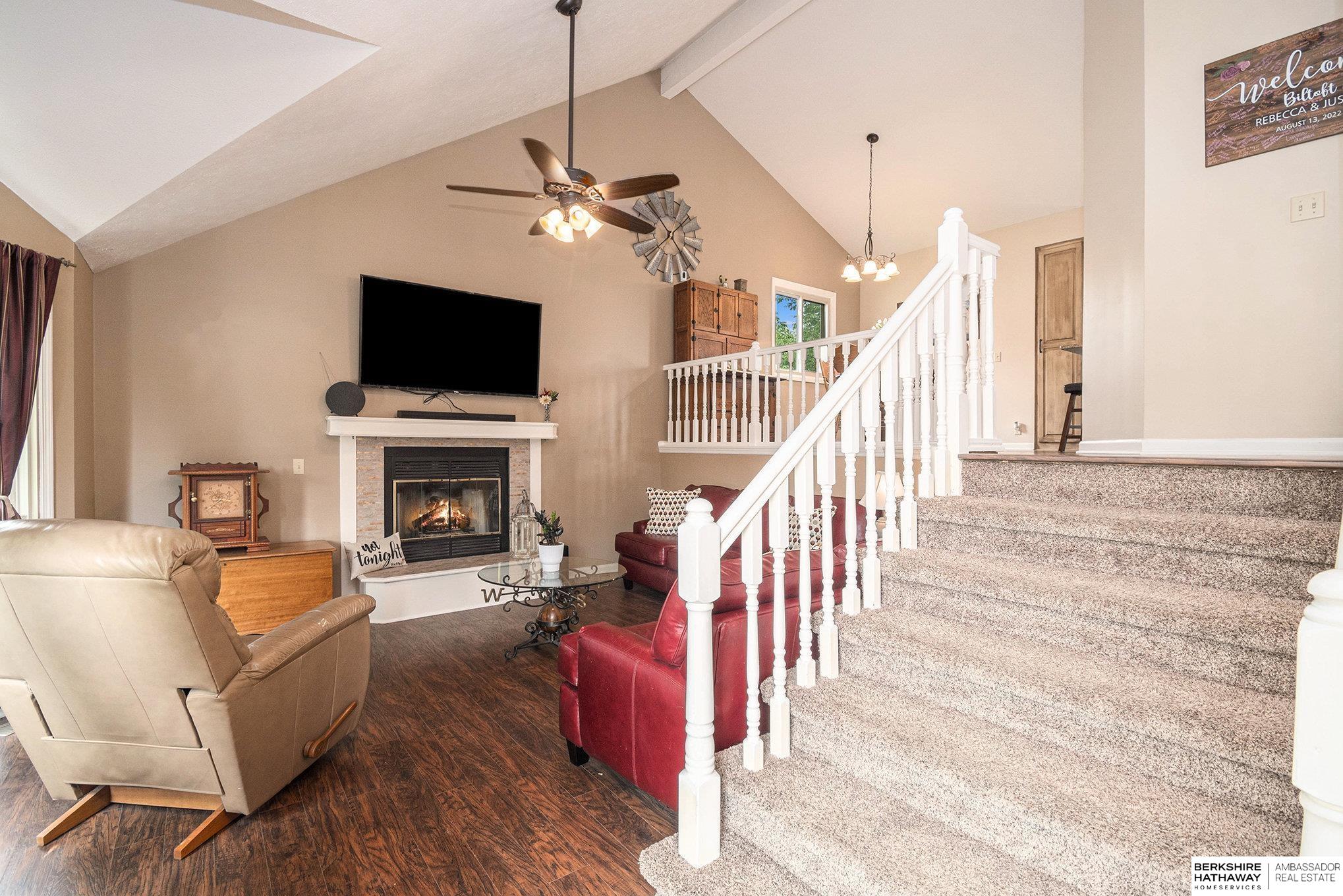 Papillion, Nebraska 68133, United States, 3 Bedrooms Bedrooms, ,2 BathroomsBathrooms,Residential,Pending,185819