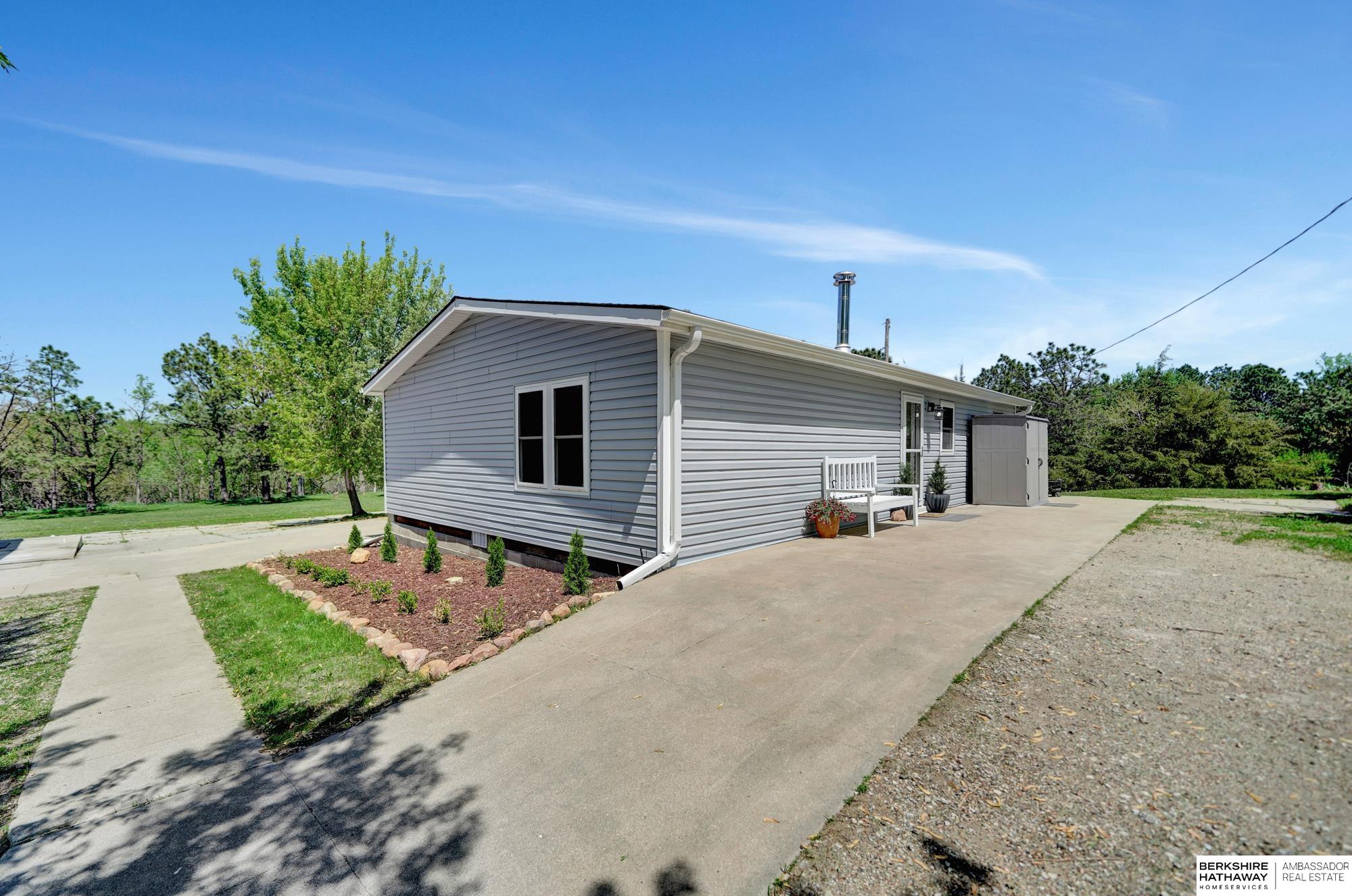 Eagle, Nebraska 68347, United States, 4 Bedrooms Bedrooms, ,2 BathroomsBathrooms,Residential,Pending,129204