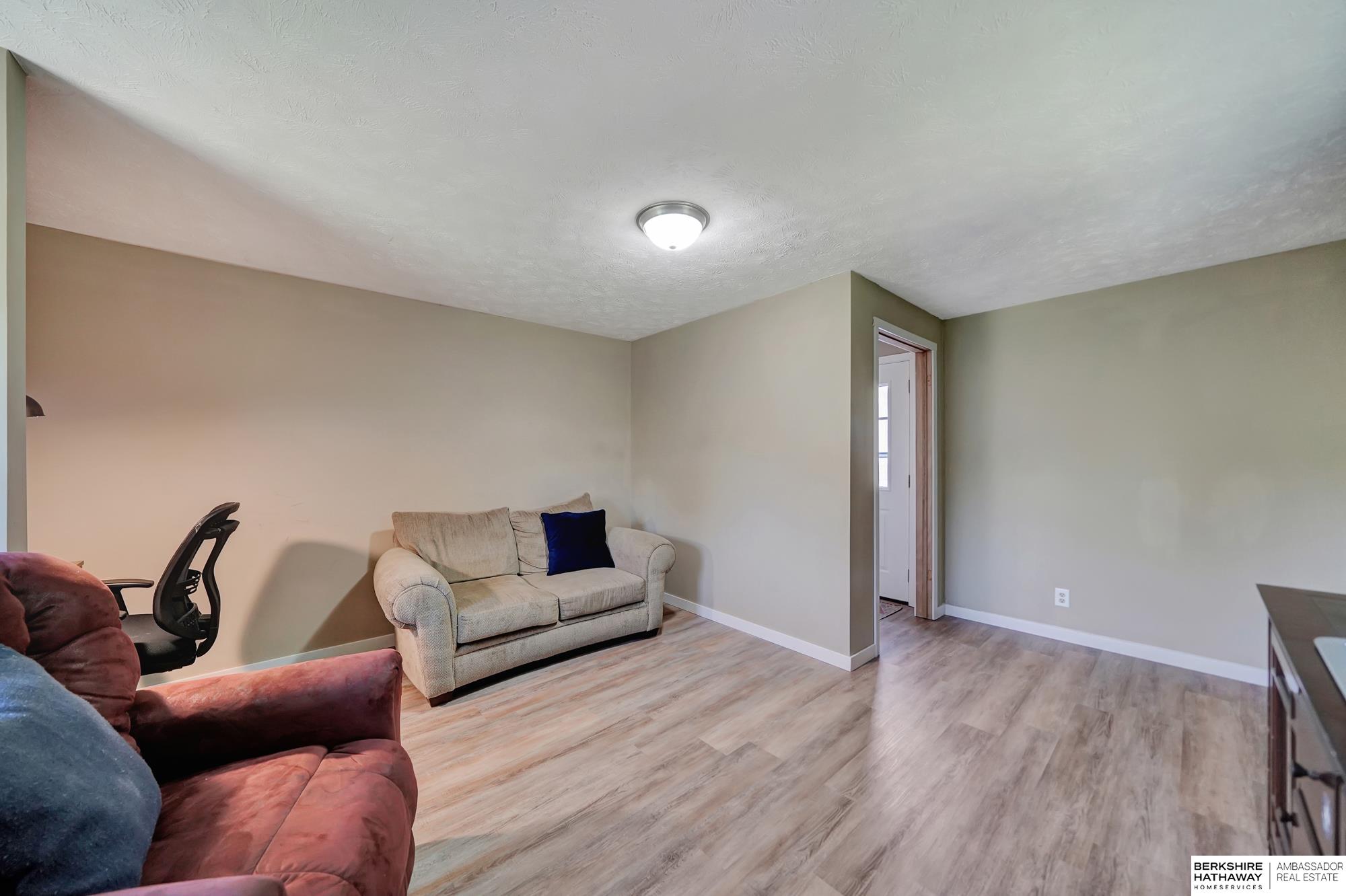 Eagle, Nebraska 68347, United States, 4 Bedrooms Bedrooms, ,2 BathroomsBathrooms,Residential,Pending,129204