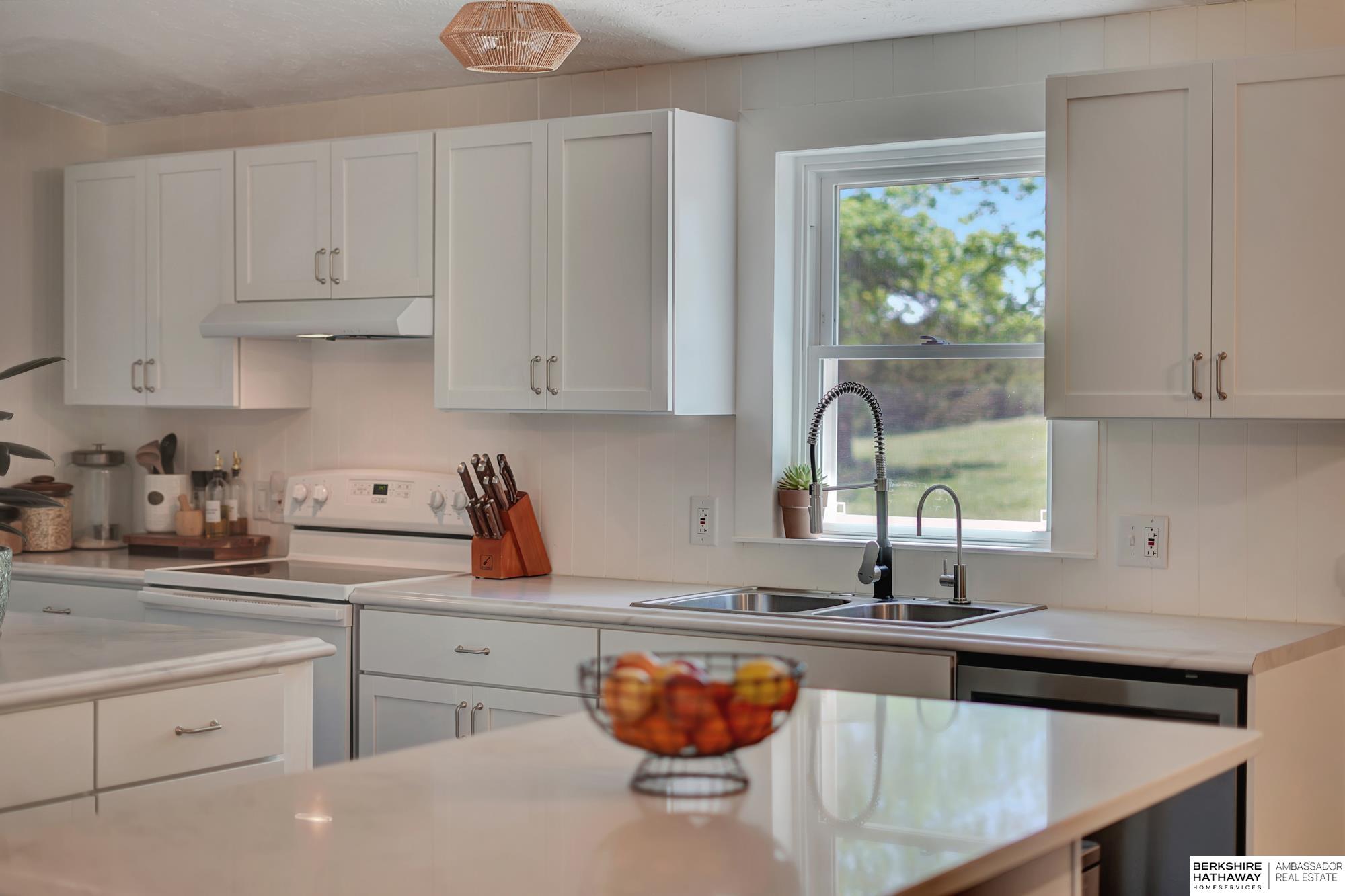 Eagle, Nebraska 68347, United States, 4 Bedrooms Bedrooms, ,2 BathroomsBathrooms,Residential,Pending,129204