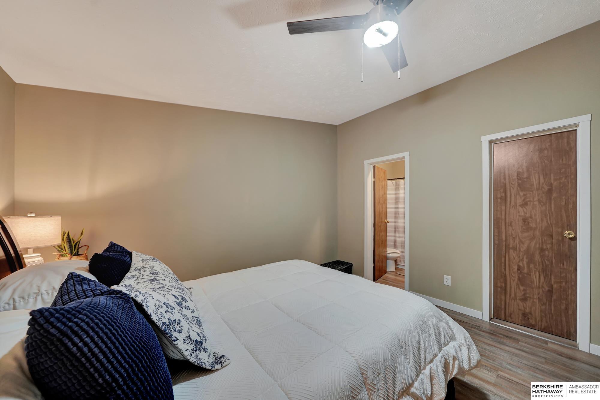 Eagle, Nebraska 68347, United States, 4 Bedrooms Bedrooms, ,2 BathroomsBathrooms,Residential,Pending,129204