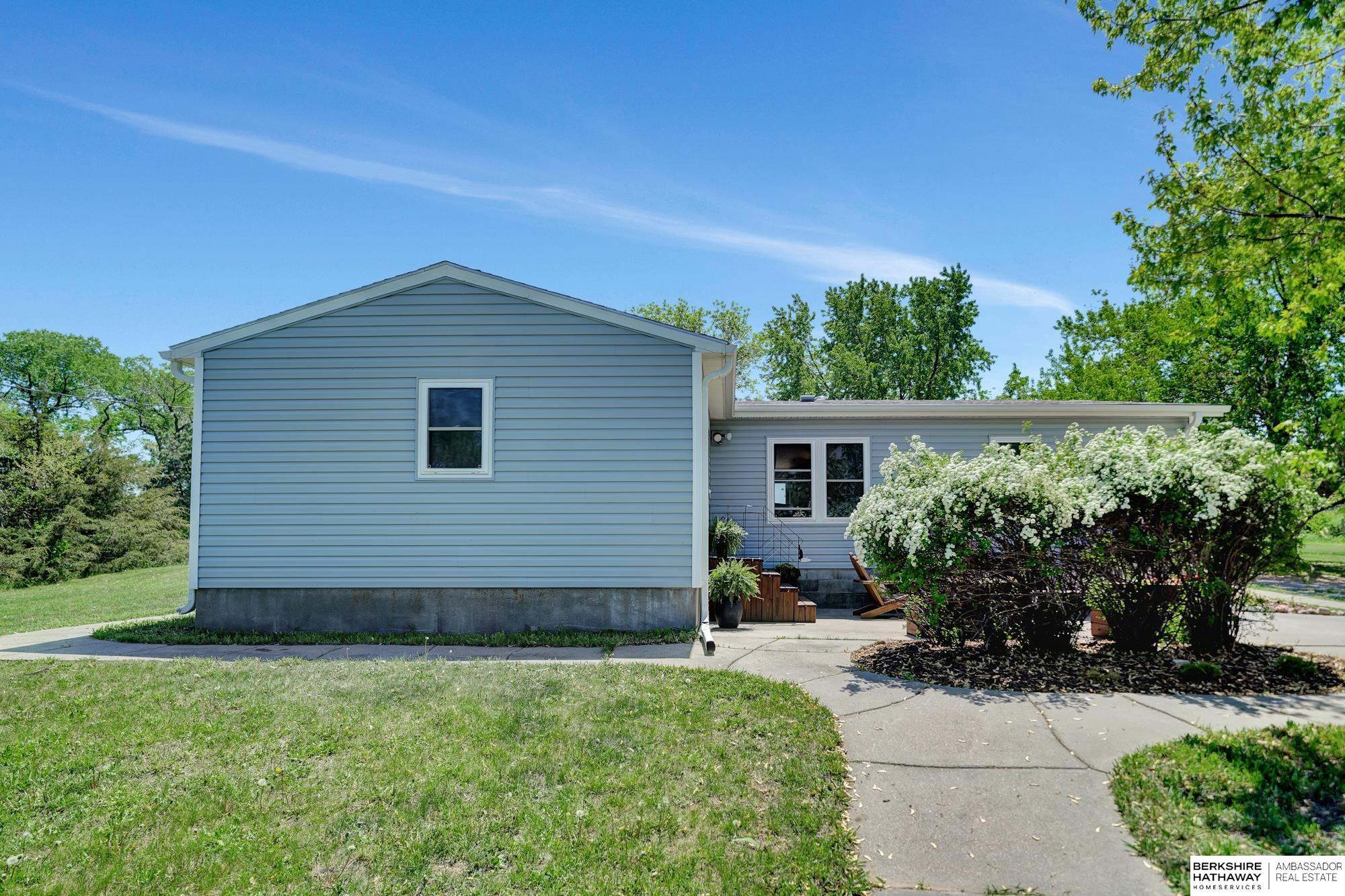 Eagle, Nebraska 68347, United States, 4 Bedrooms Bedrooms, ,2 BathroomsBathrooms,Residential,Pending,129204